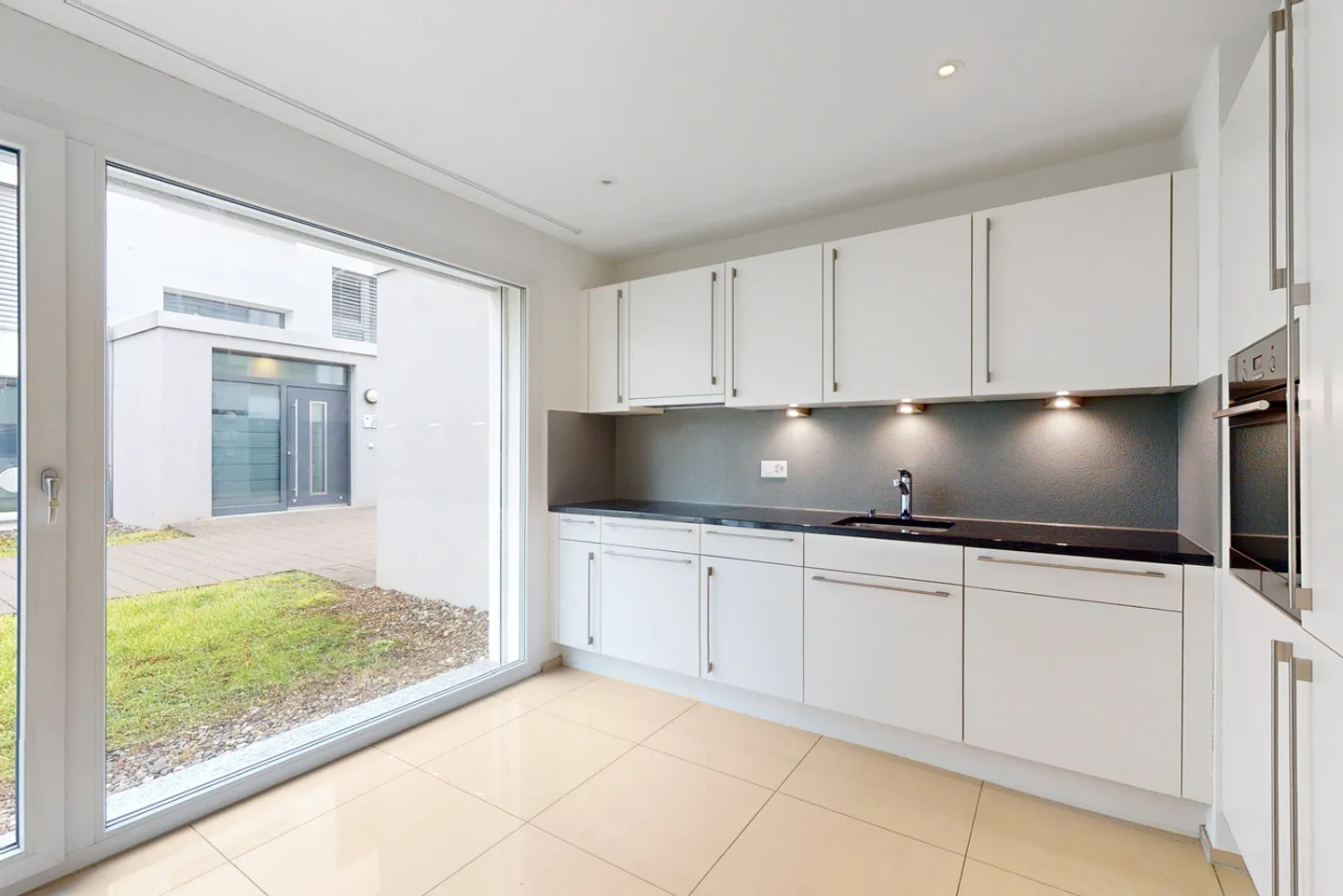 Appartement moderne avec espace de jardin - Louer sans dépôt - Photo 2 sur 9