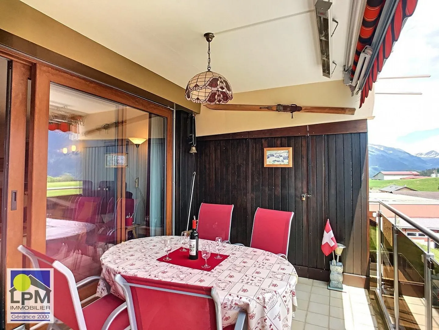 Appartement Charmant avec Vue Alpine - Photo 2 sur 18