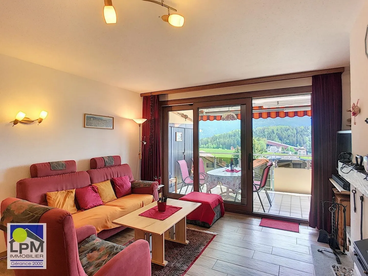 Appartement Charmant avec Vue Alpine - Photo 3 sur 18