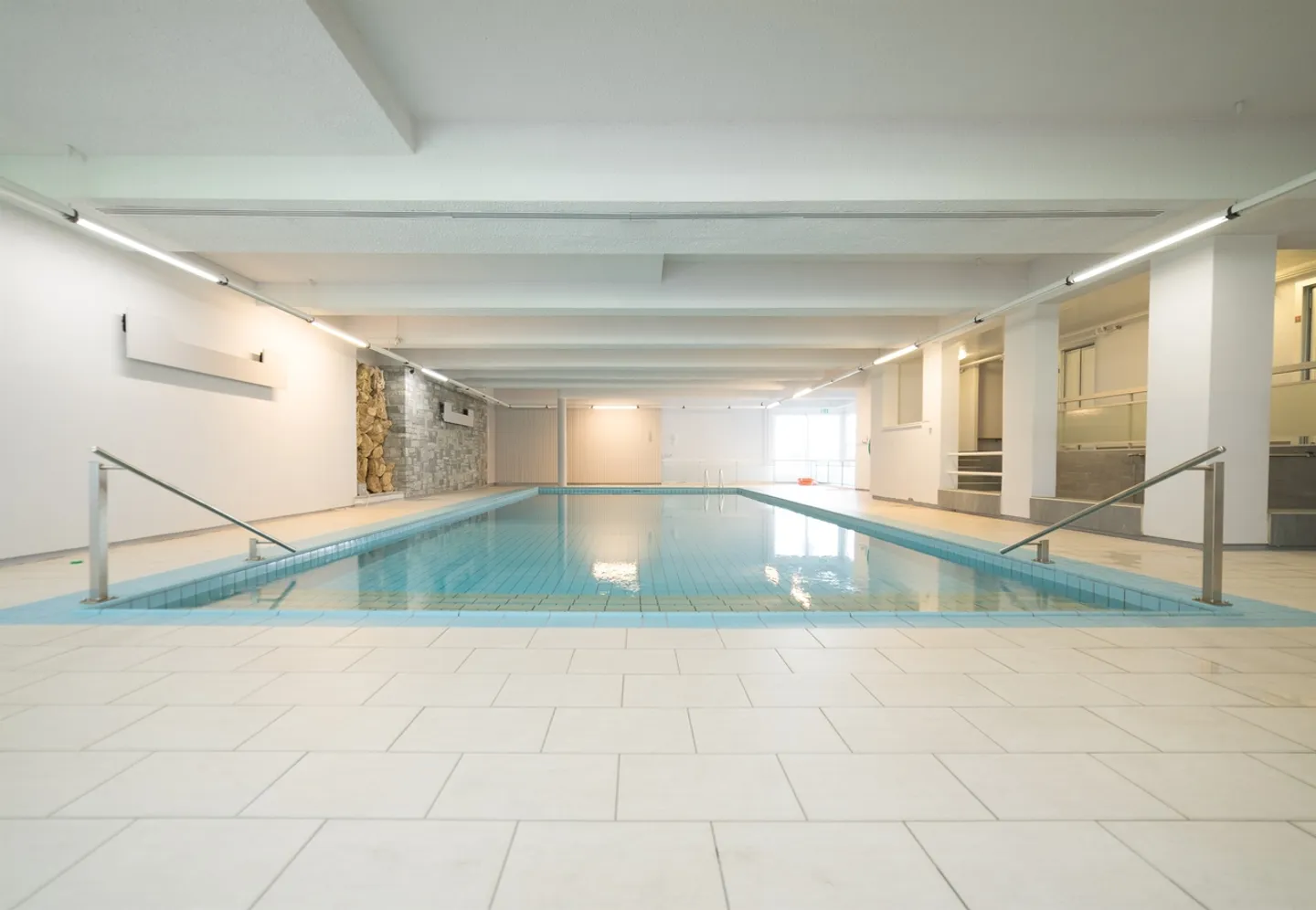 Sunny studio apartment in Paradiso - Photo 6 of 8