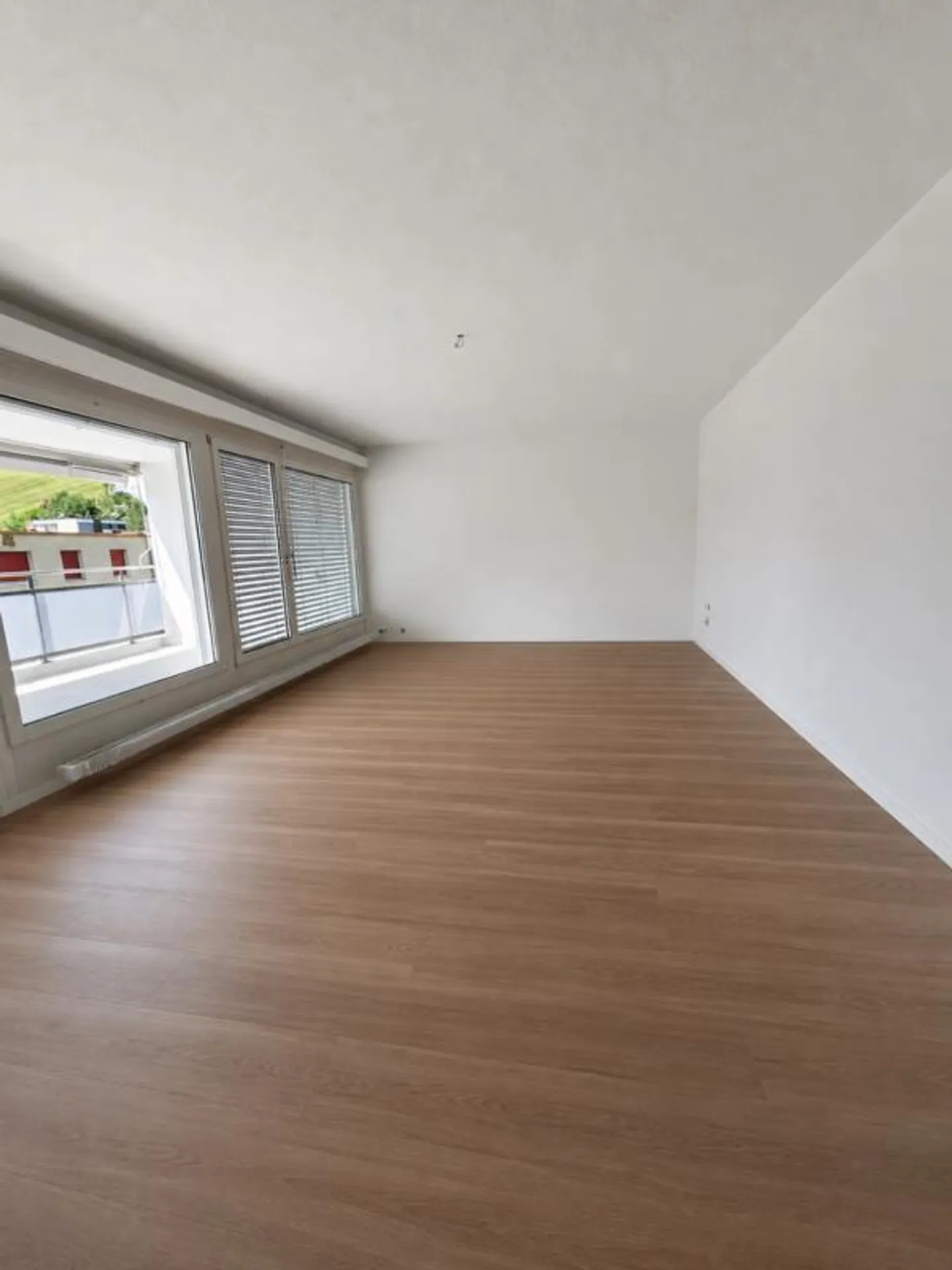 Moderne Wohnung mit Bergsicht - Foto 3 von 11