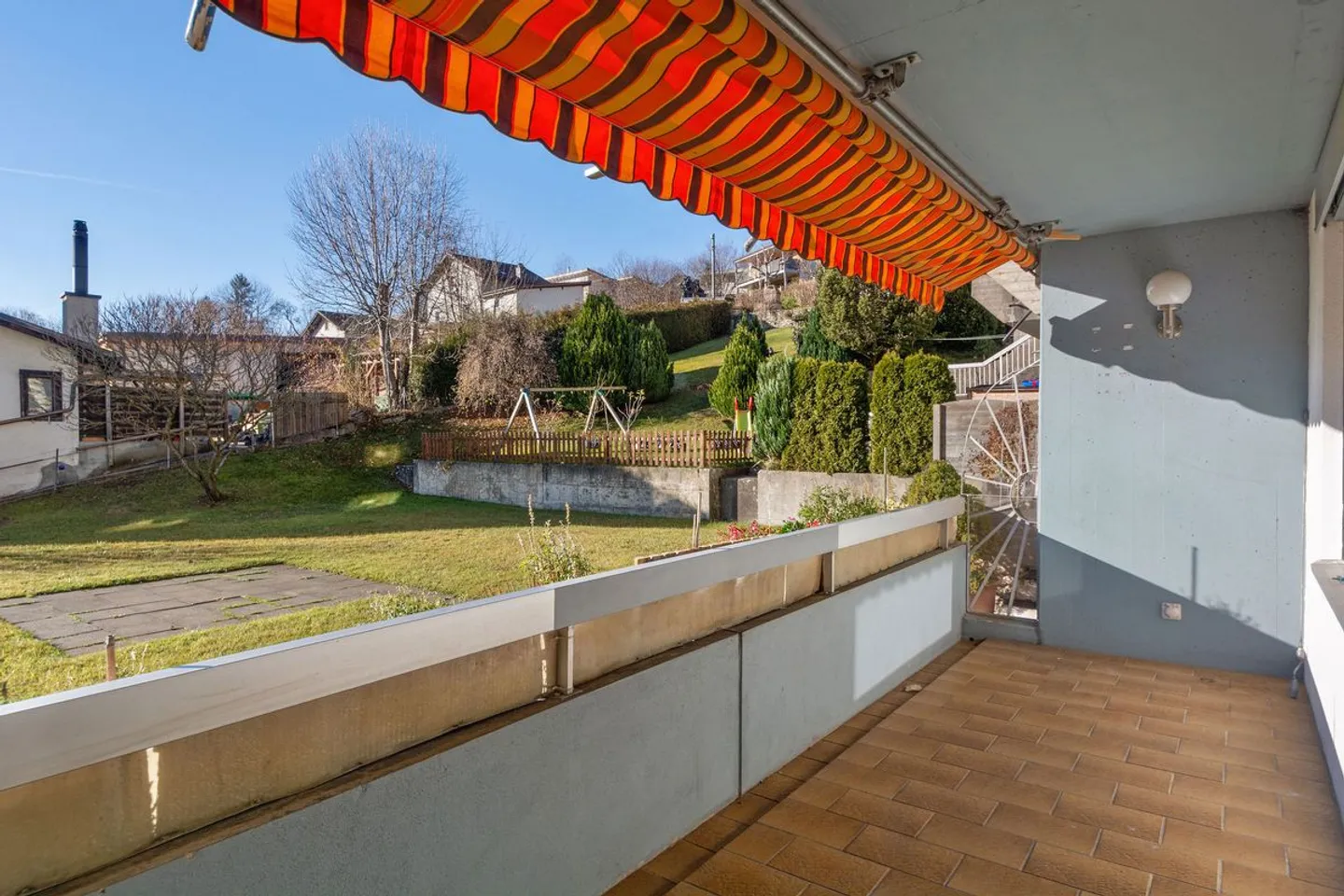 Charming and spacious 4.5-room apartment with balcony, communal garden, and 3 parking spaces - Photo 12 of 13