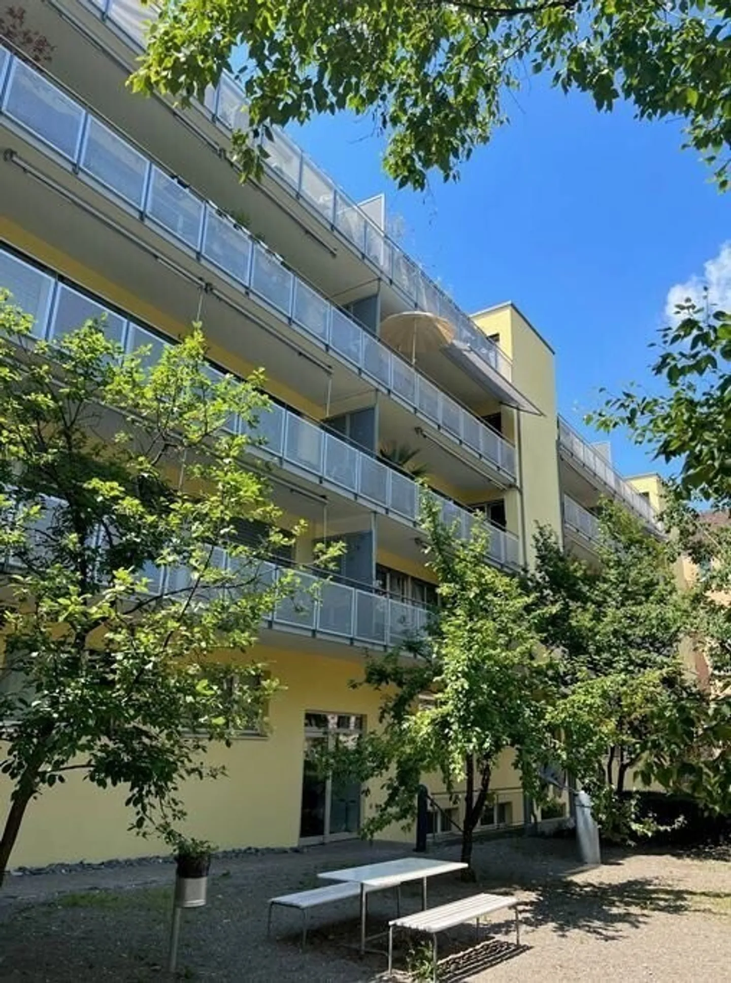 Einstellplatz zu vermieten in Zürich! - Foto 1 von 3