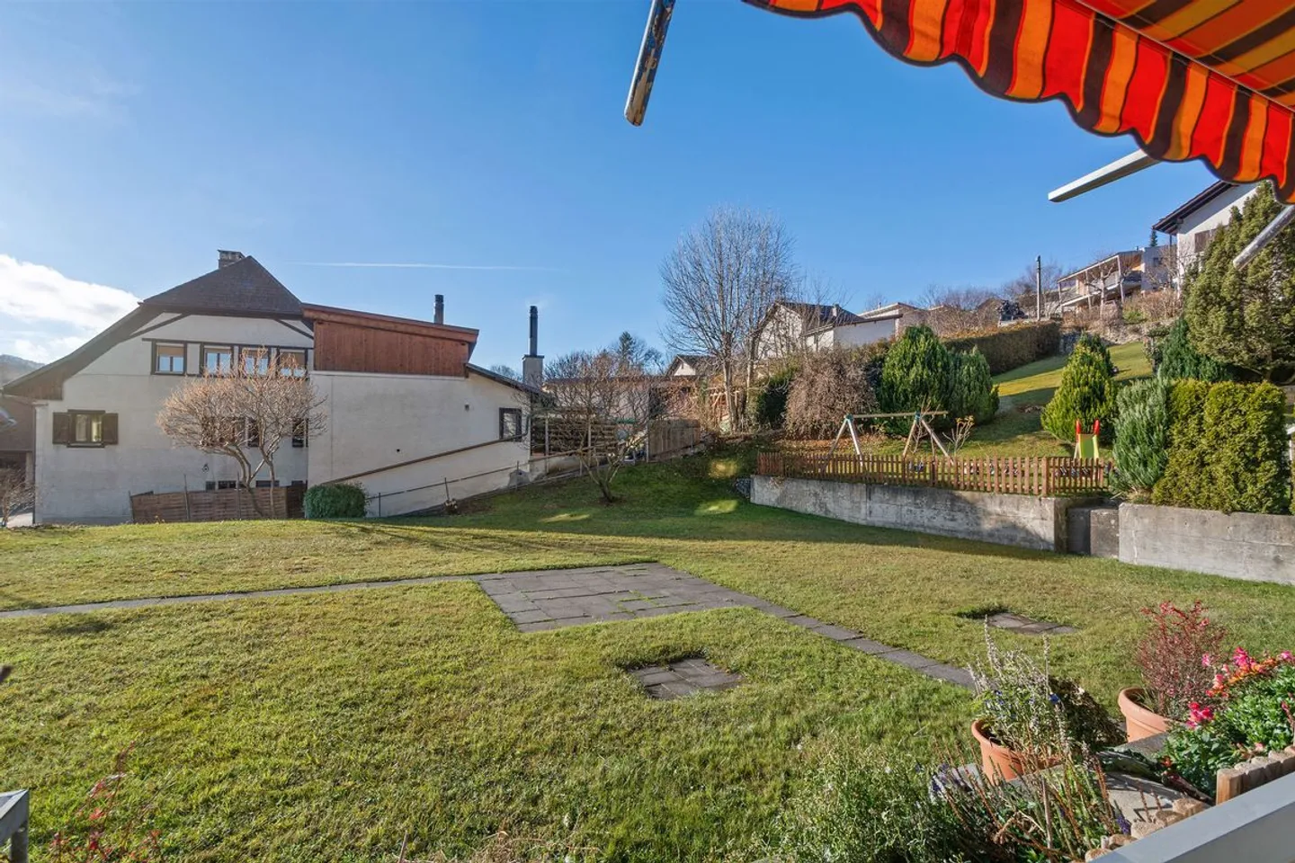 Charming and spacious 4.5-room apartment with balcony, communal garden, and 3 parking spaces - Photo 13 of 13