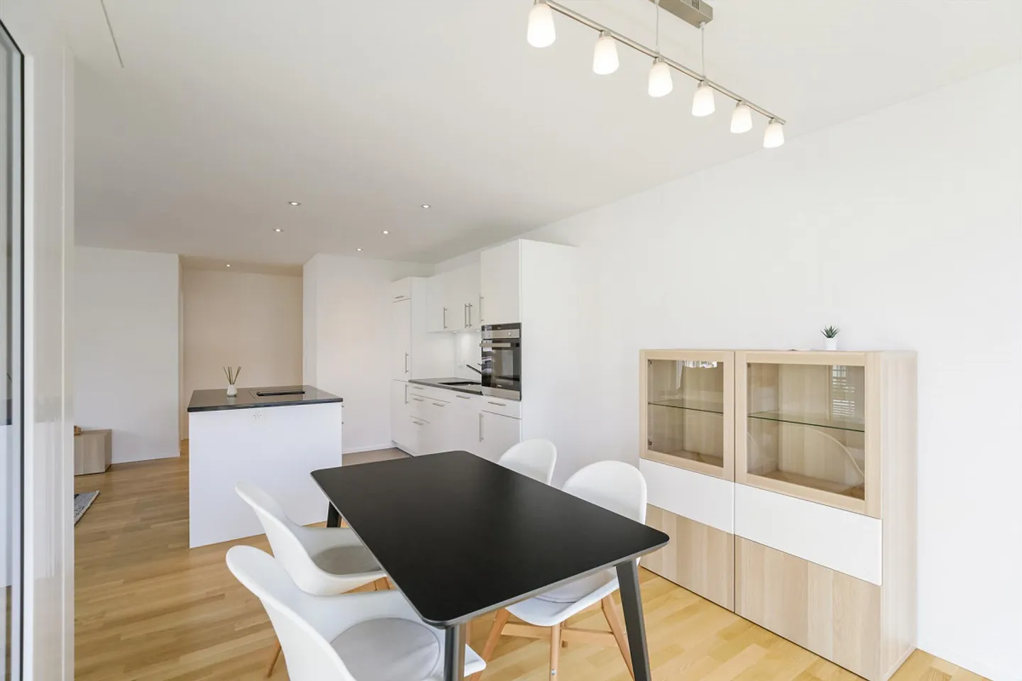 Moderne, lichtdurchflutete 3.5-Zimmer-Wohnung - Foto 4 von 8