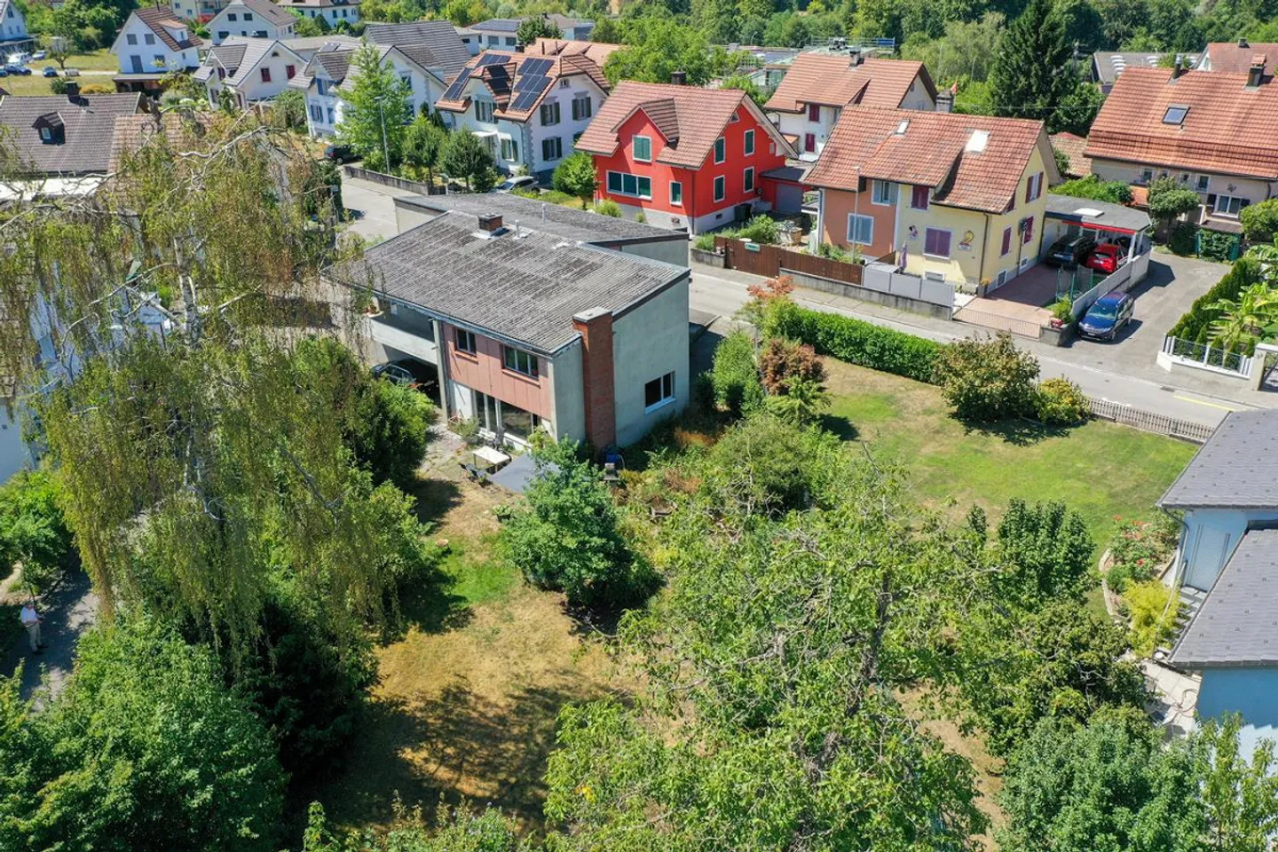 Renovationsobjekt mit Potential für Zweifamilien- oder Wohngewerbehaus - Photo 3 of 18