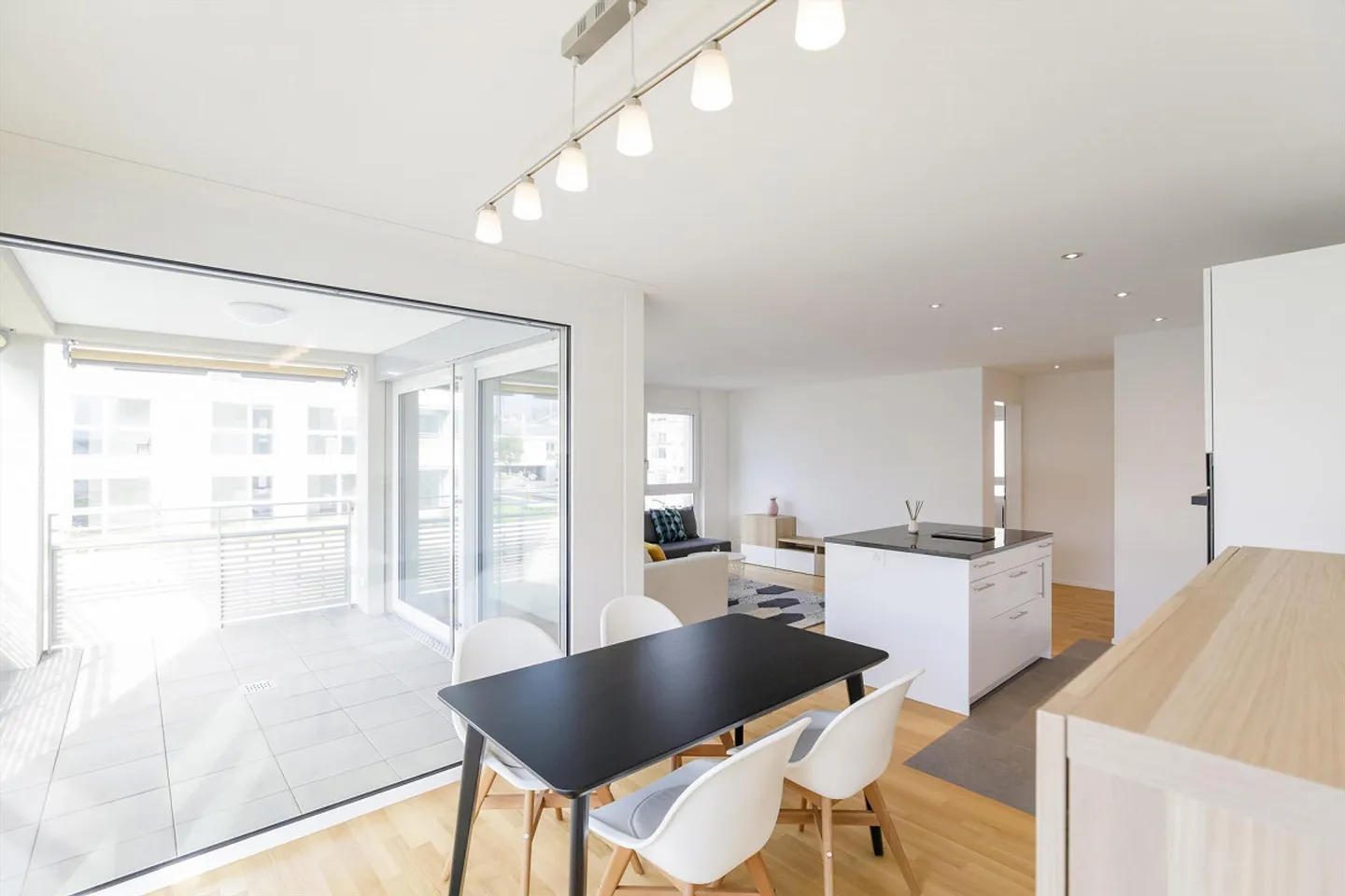 Moderne, lichtdurchflutete 3.5-Zimmer-Wohnung - Foto 5 von 8