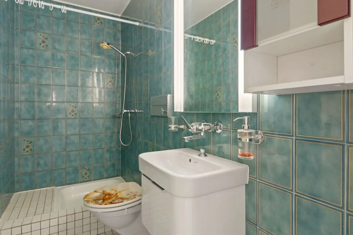 Charming and spacious 4.5-room apartment with balcony, communal garden, and 3 parking spaces - Photo 10 of 13