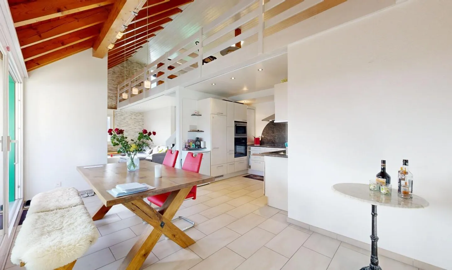 Grosszügige Dachwohnung mit Galerie - renoviert und an gefragter Lage - Photo 5 of 11