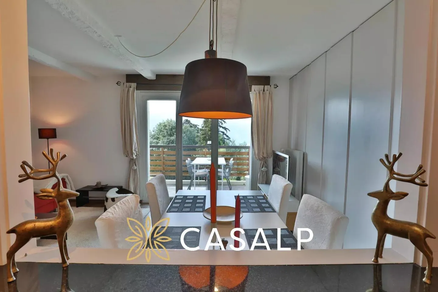 Appartement ensoleillé avec grand balcon - Photo 2 sur 13