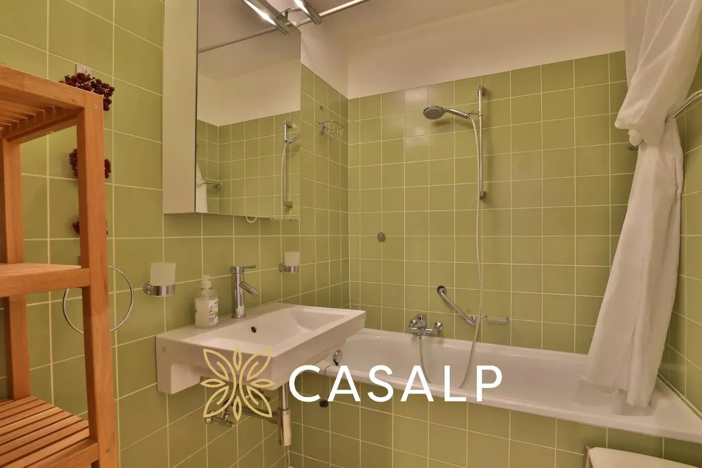 Appartement ensoleillé avec grand balcon - Photo 8 sur 13