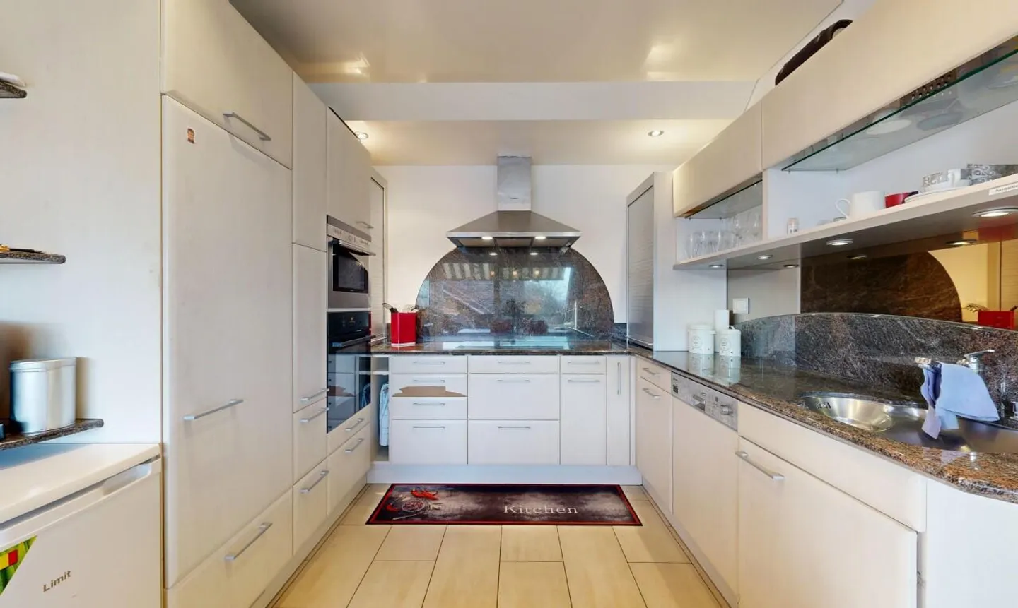 Grosszügige Dachwohnung mit Galerie - renoviert und an gefragter Lage - Photo 7 of 11