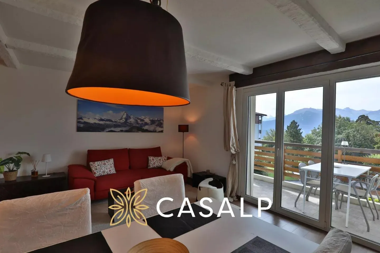 Appartement ensoleillé avec grand balcon - Photo 3 sur 13