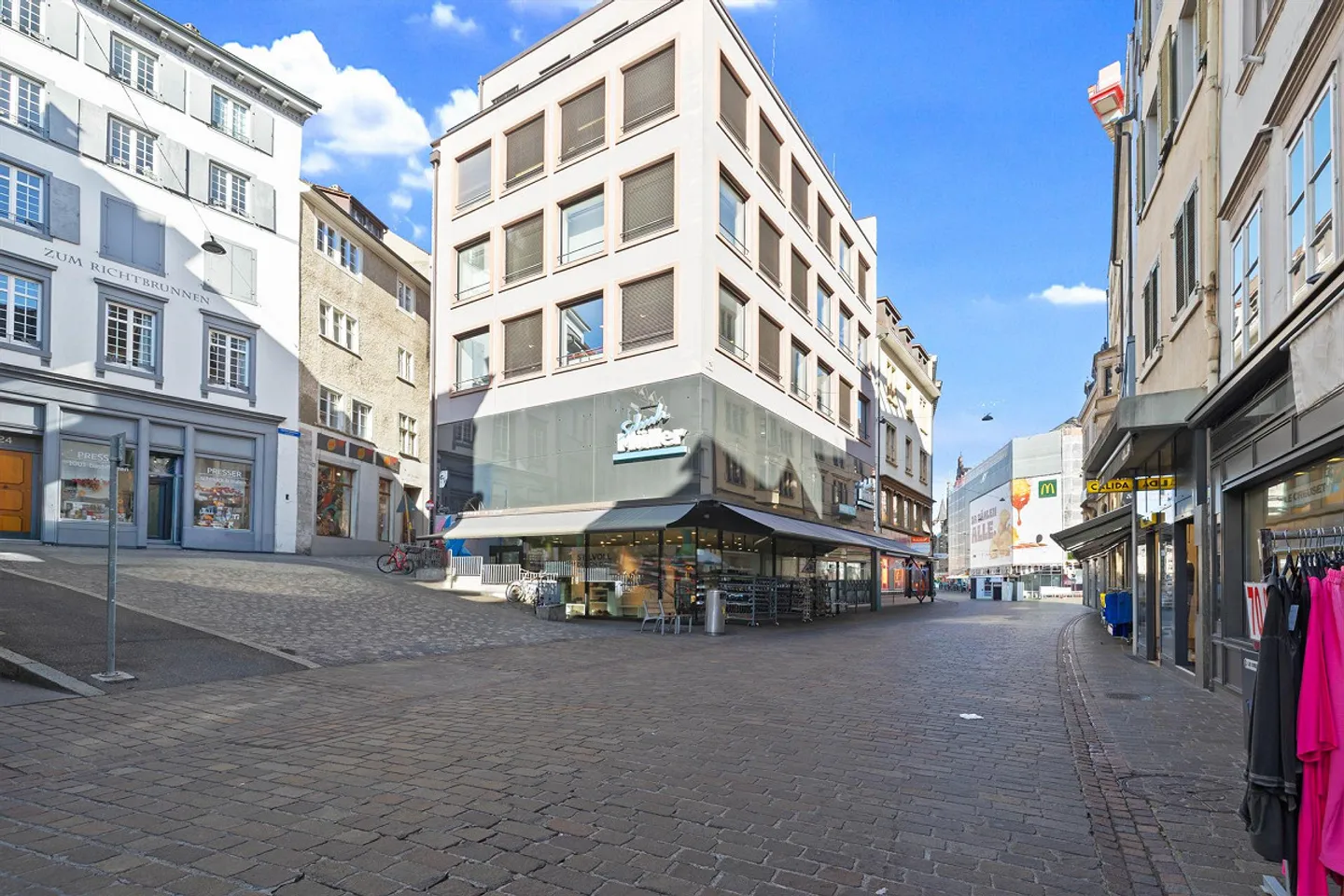 Spazio angolare rappresentativo con alta visibilità - Foto 1 di 9