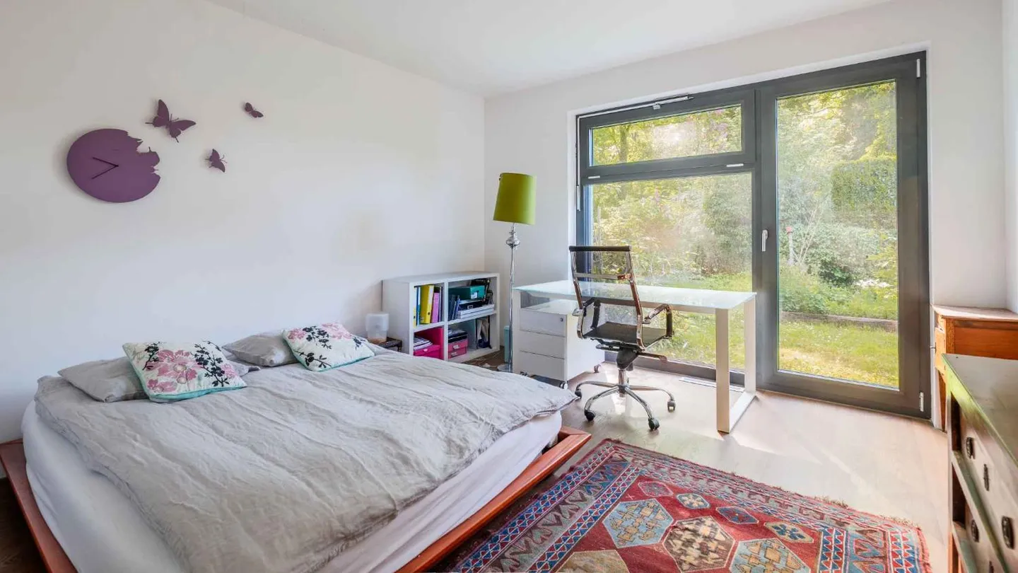 Exklusives modernes Haus mit Pool - Foto 8 von 13