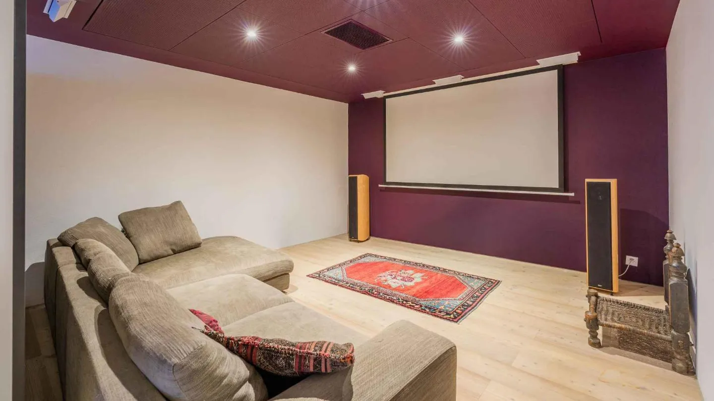 Exklusives modernes Haus mit Pool - Foto 10 von 13