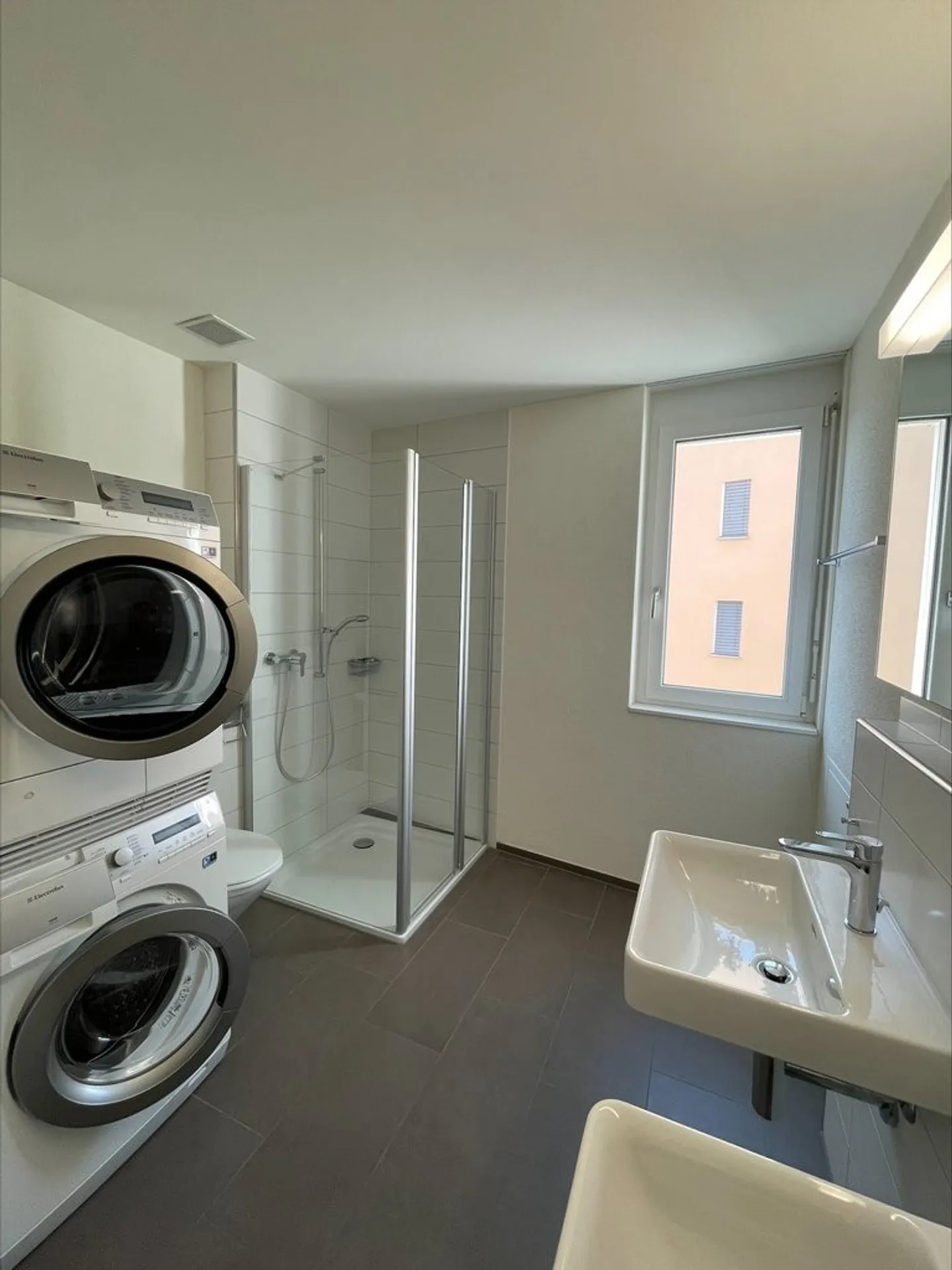 Appartamento luminoso e moderno in affitto! - Foto 5 di 11