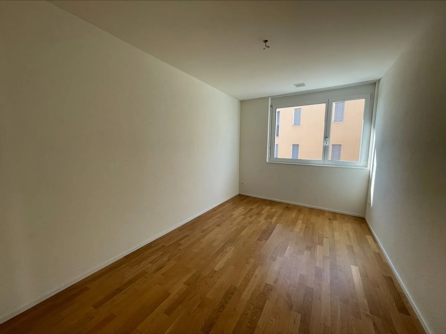 Appartamento luminoso e moderno in affitto! - Foto 8 di 11