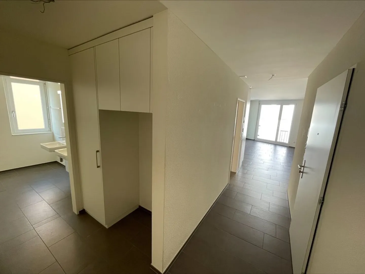 Appartamento luminoso e moderno in affitto! - Foto 9 di 11