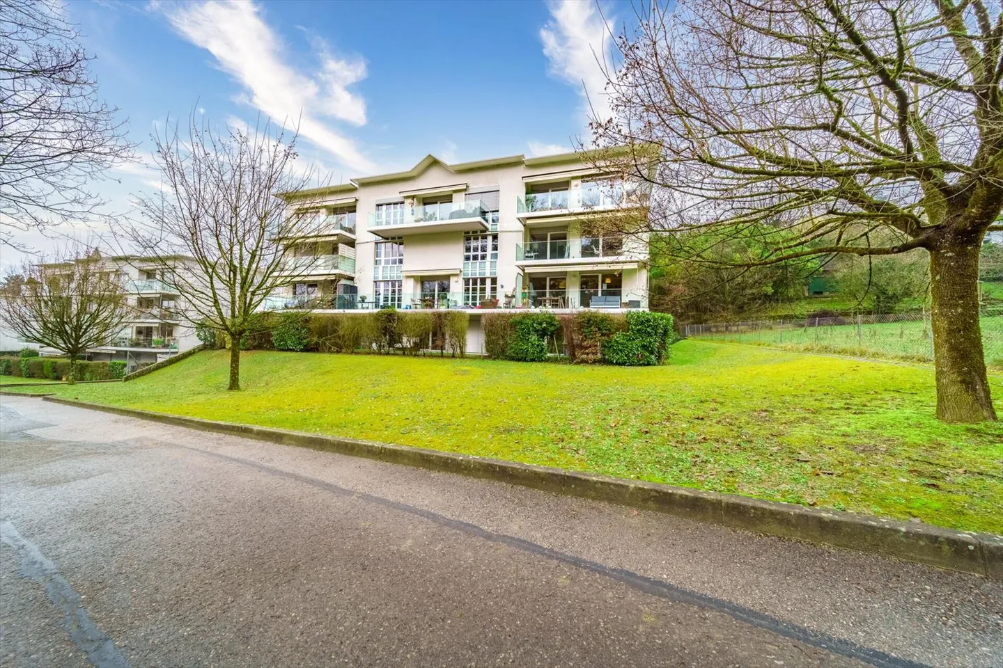 Bel appartement de 4,5 pièces au sein d'un quartier résidentiel de Clarens/Montreux - Photo 2 sur 8