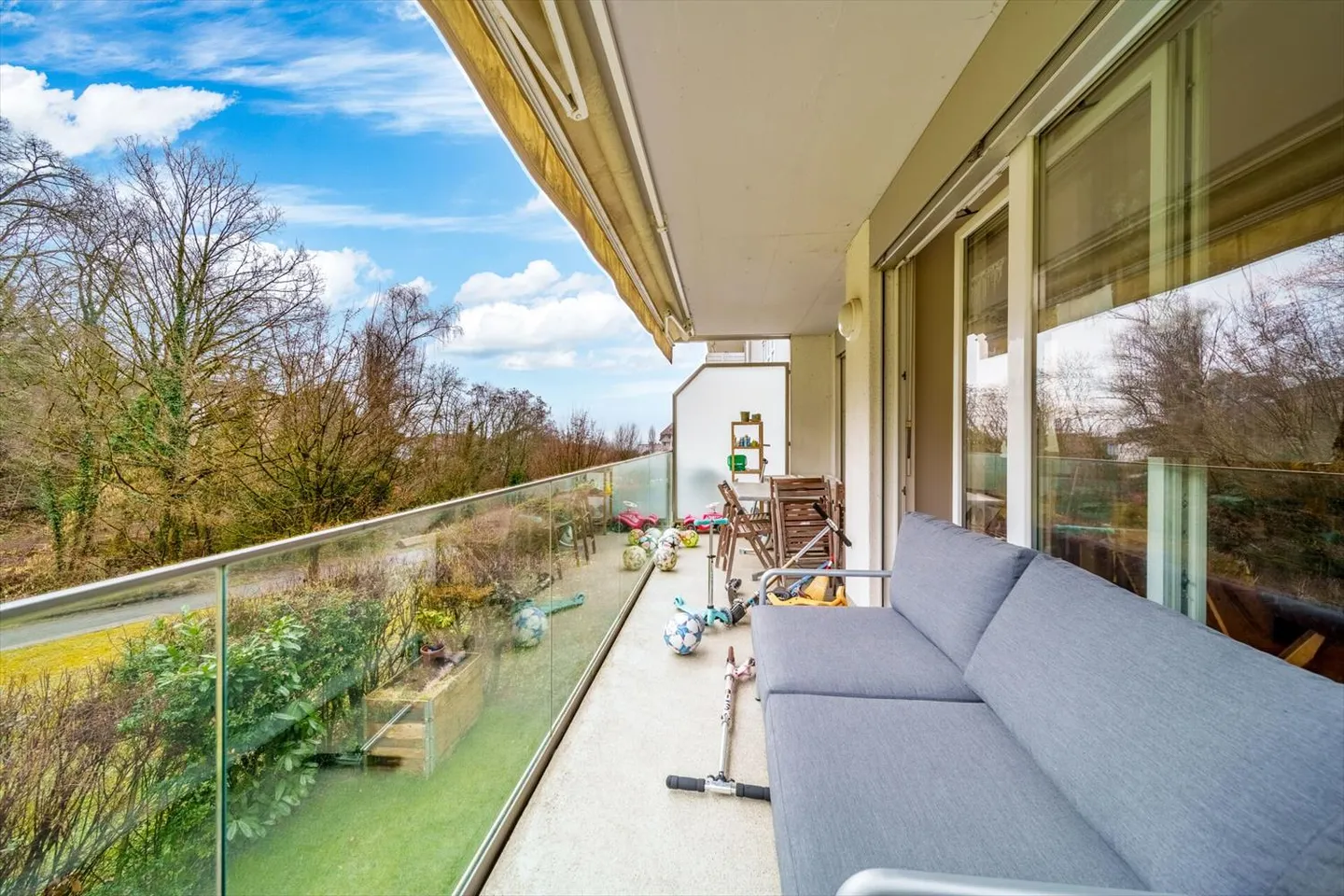 Bel appartement de 4,5 pièces au sein d'un quartier résidentiel de Clarens/Montreux - Photo 3 sur 8