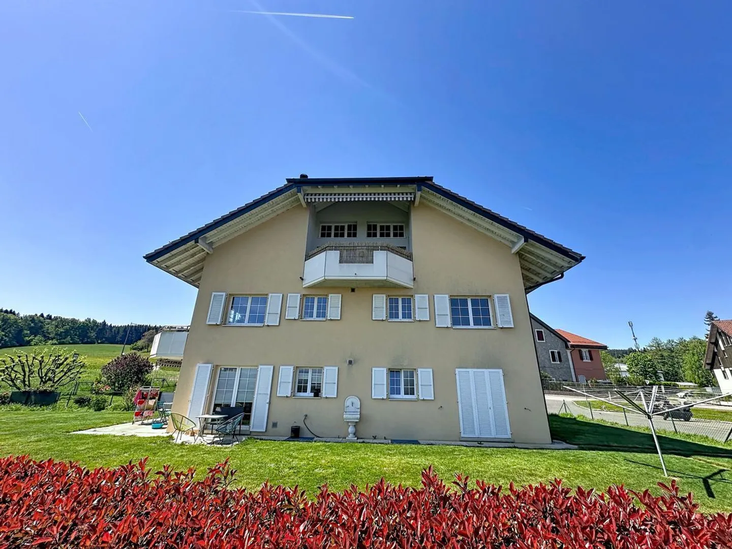 Heller Duplex mit großzügigen Volumen im Herzen von Servion - Foto 3 von 13