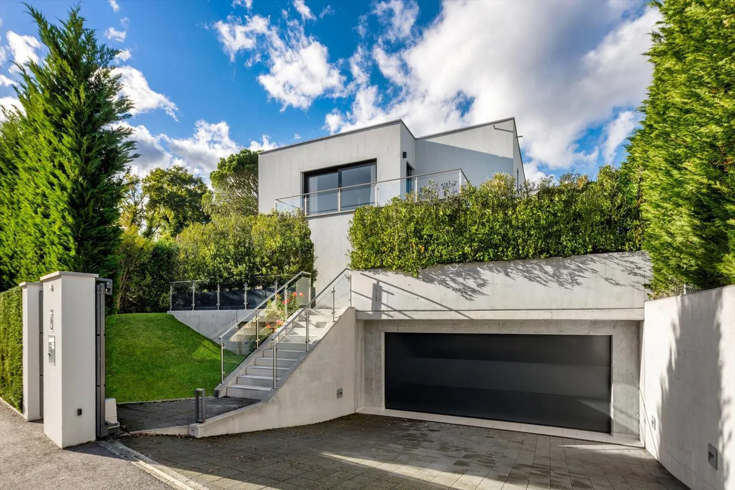 Wunderschöne zeitgenössische Villa von sehr hoher Qualität, Minergie. Exklusiv! - Foto 11 von 13