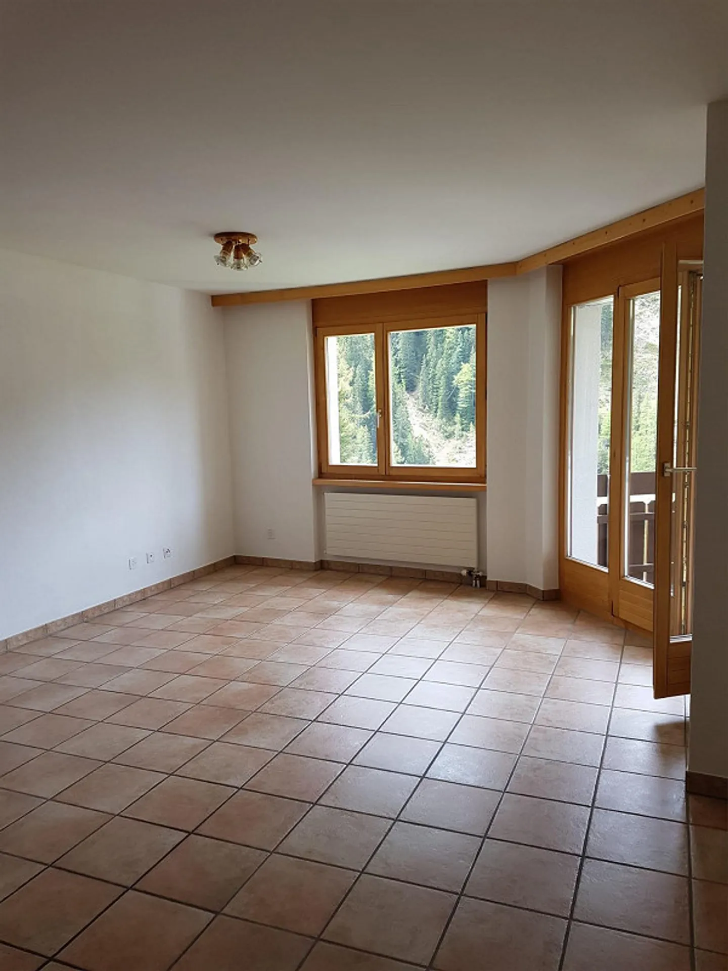Bright 2.5-room apartment in Samnaun-Compatsch with magnificent mountain view - Photo 1 of 6