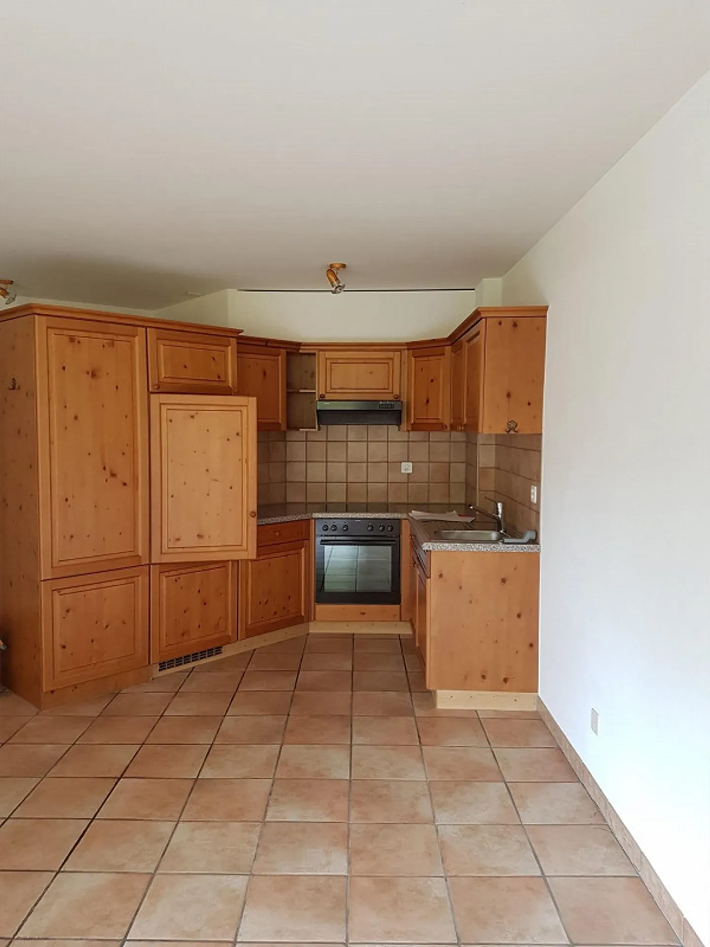 Bright 2.5-room apartment in Samnaun-Compatsch with magnificent mountain view - Photo 2 of 6