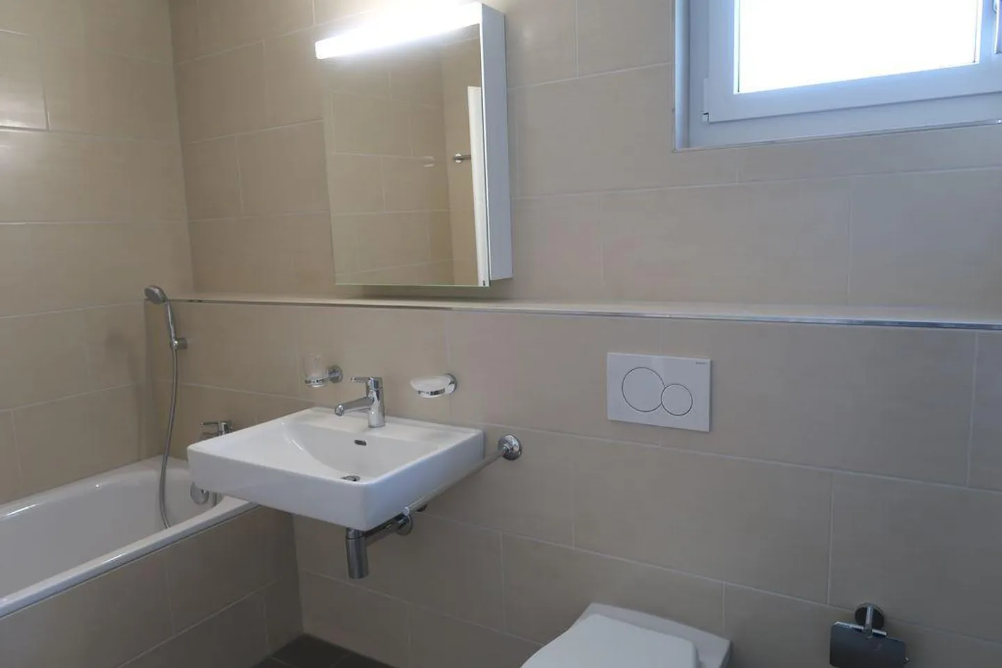 Moderno appartamento con giardino 3,5 locali in una posizione tranquilla a Oberuzwil - Foto 9 di 13