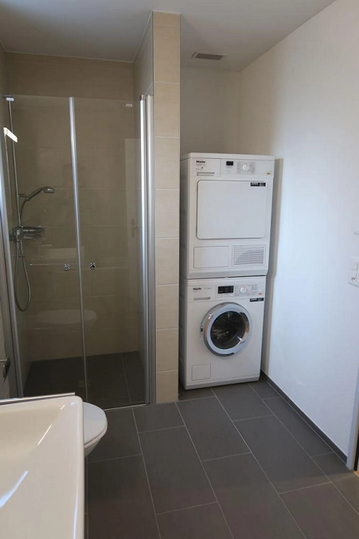 Moderno appartamento con giardino 3,5 locali in una posizione tranquilla a Oberuzwil - Foto 10 di 13