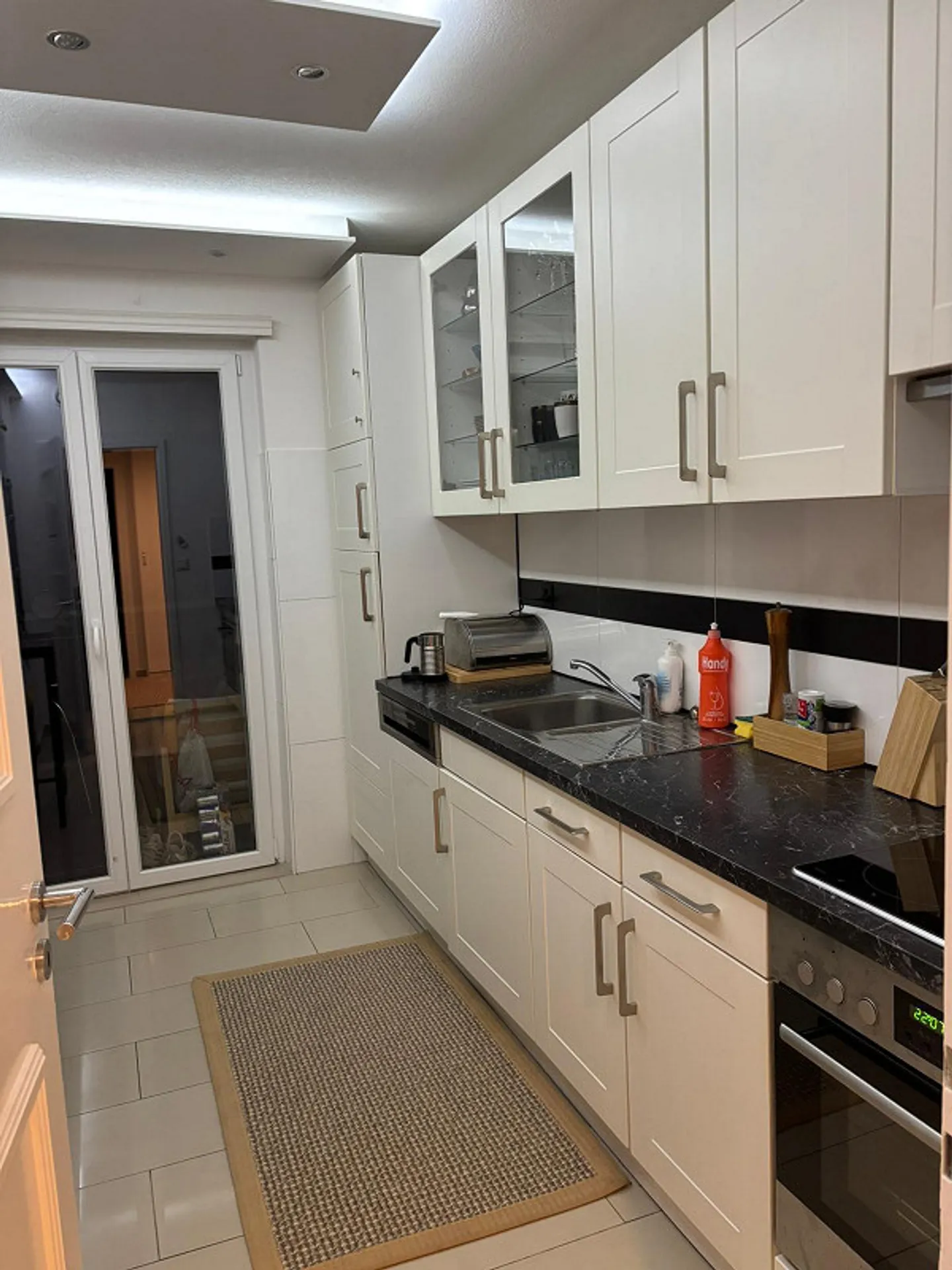 Appartement 3.5 pièces avec balcon sur la Rosengartenstrasse à Zurich - Photo 2 sur 5
