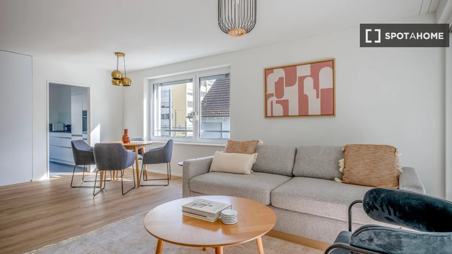 Entdecke, besichtige und miete dein neues Zuhause online mit vollem Vertrauen. - Foto 2 von 18