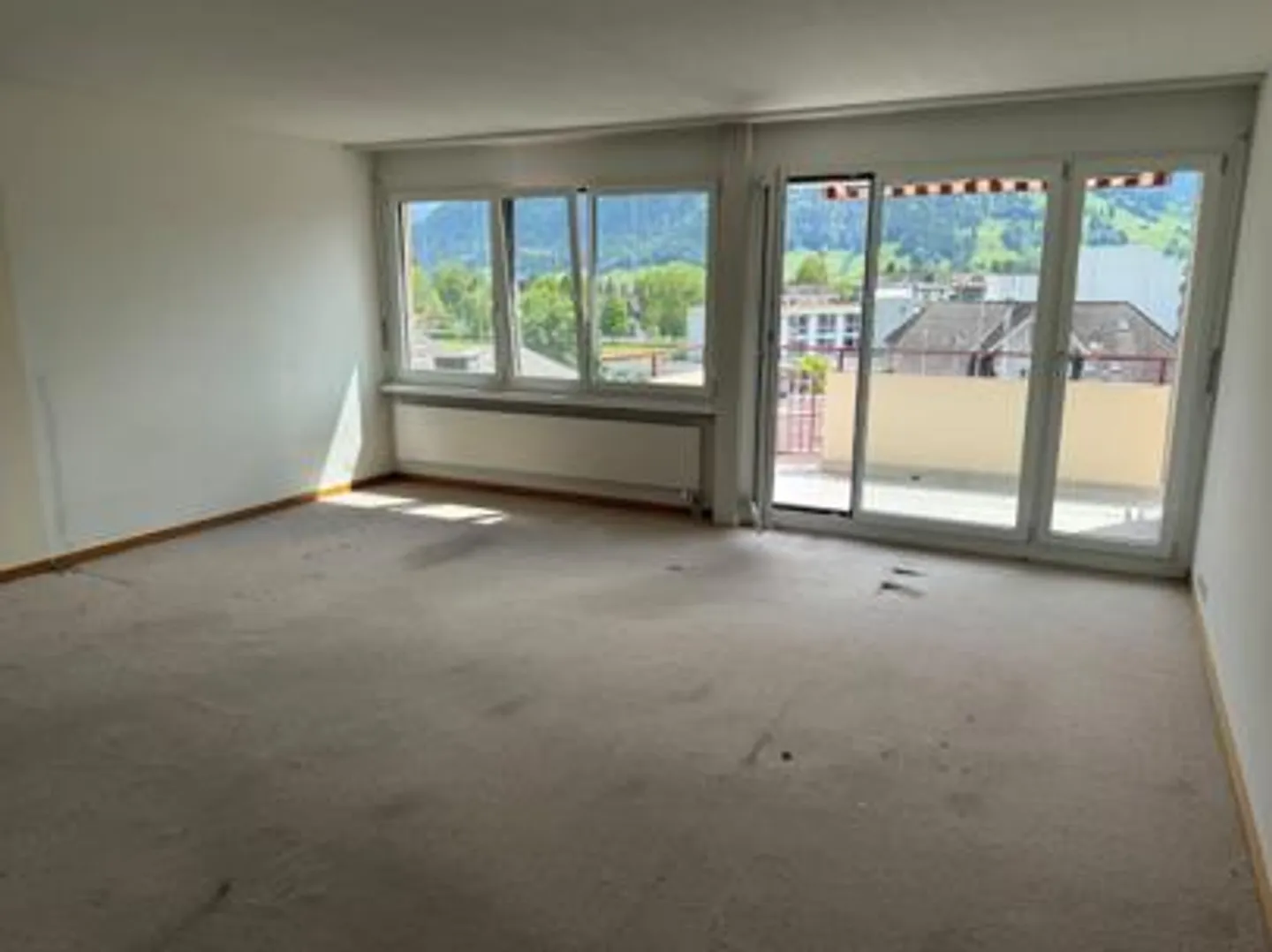 Appartement lumineux de 1,5 pièce au 4ème étage - Photo 4 sur 10