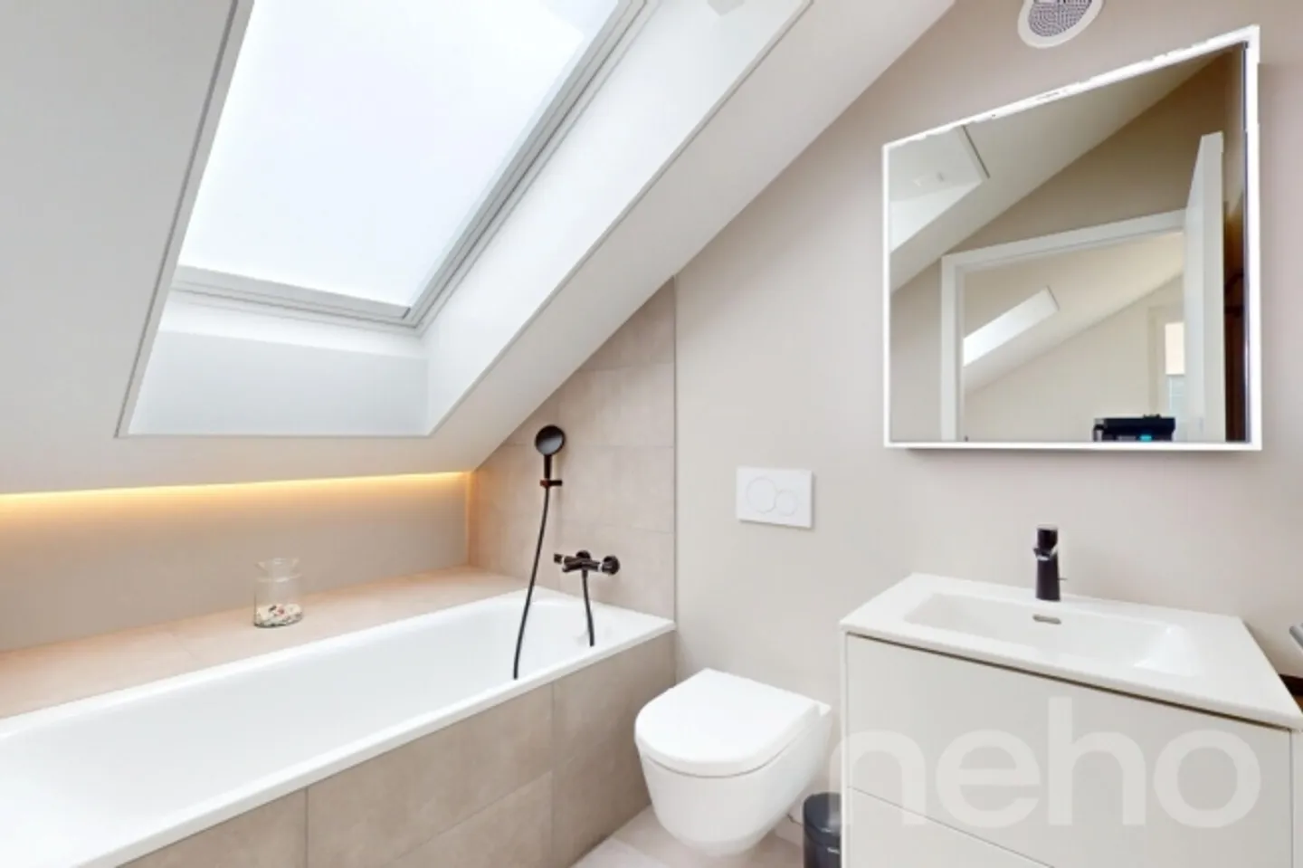 Superbo duplex attico con terrazza e vista panoramica - Foto 11 di 12