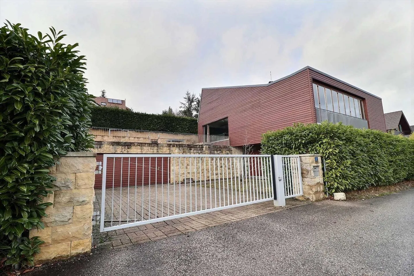 Einzigartige 7,5-Zimmer-Villa - Einzigartig ! Moderne Architekten-Villa, mit Blick auf den See und den Mont Blanc - Foto 2 von 9