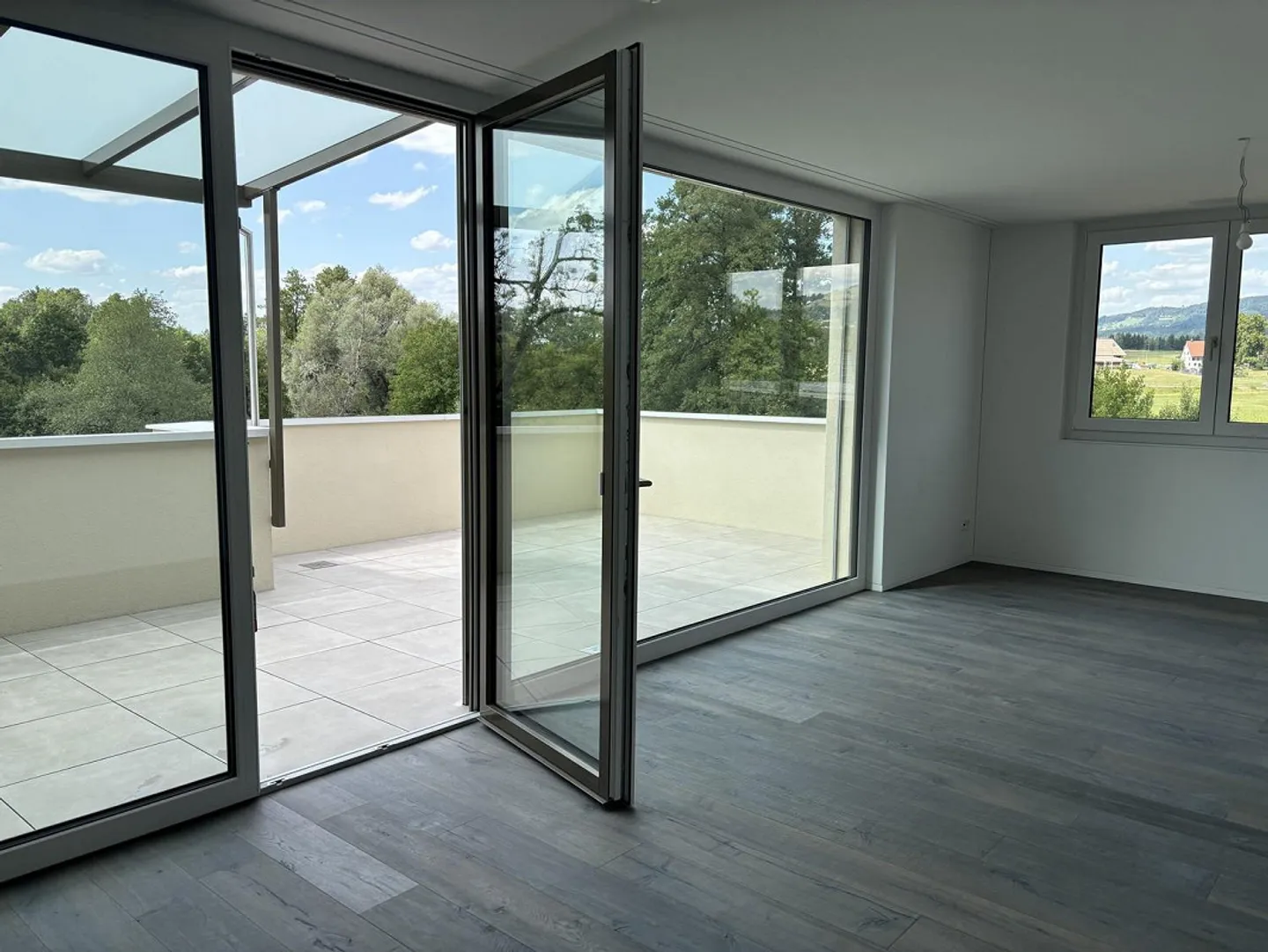Penthouse avec grande terrasse sur le toit - Photo 3 sur 7