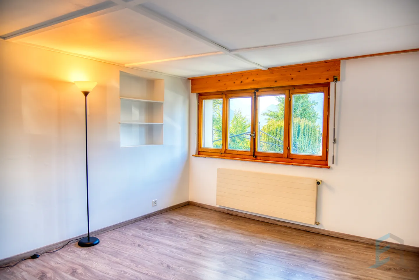 4.5 Room House - Photo 3 of 13