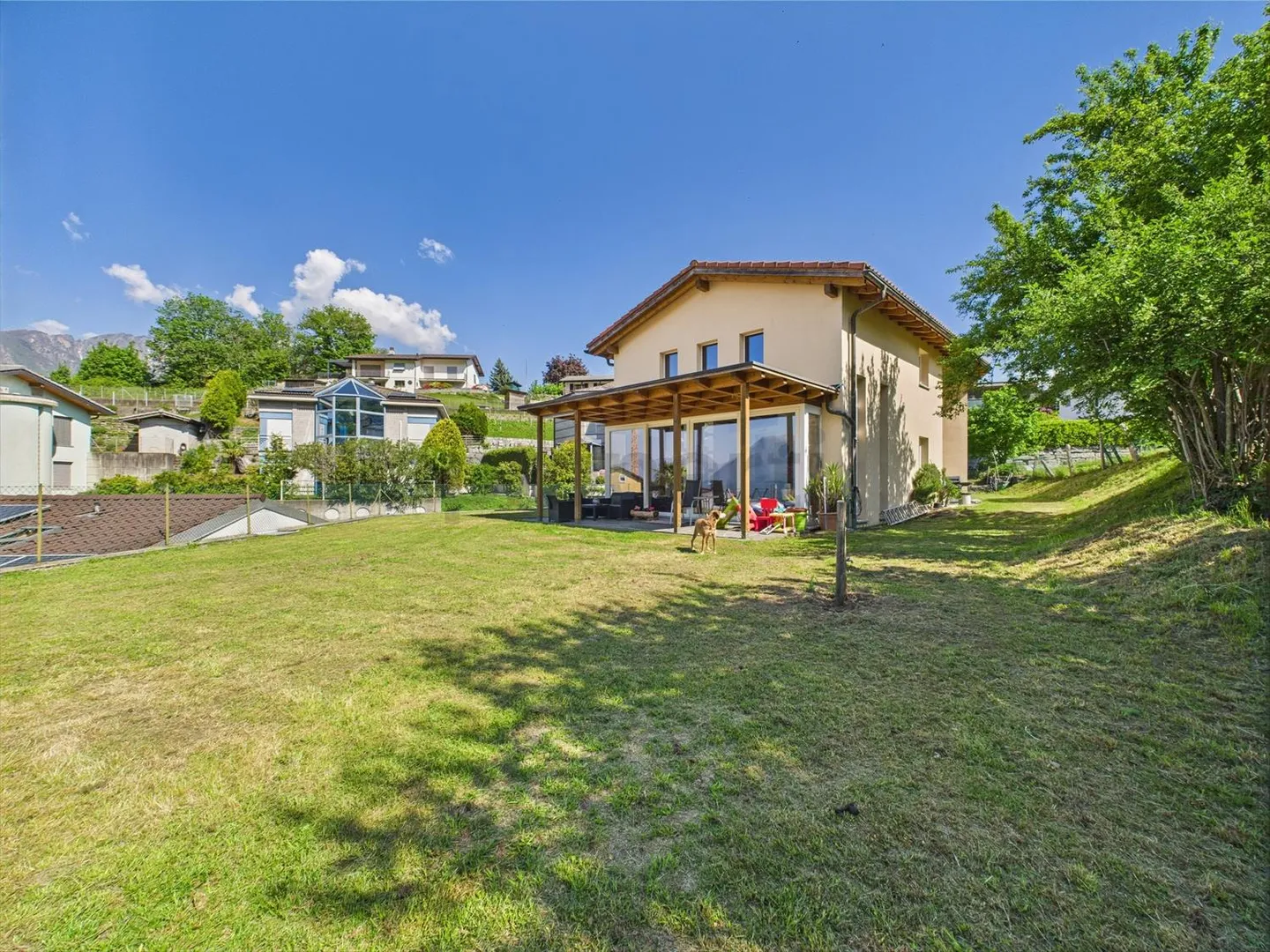 Charming 6-Room Single-Family Home in Giubiasco - Photo 1 of 12