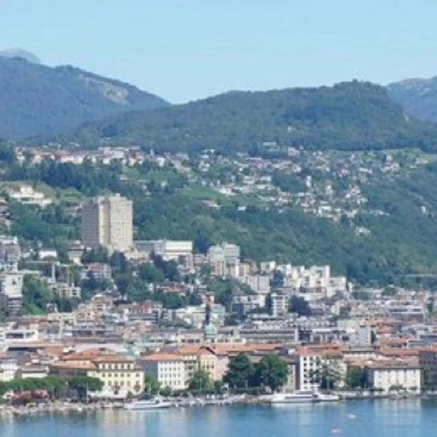 For sale luxury new 5 rooms apartment central location in Lugano - Photo 1 of 4