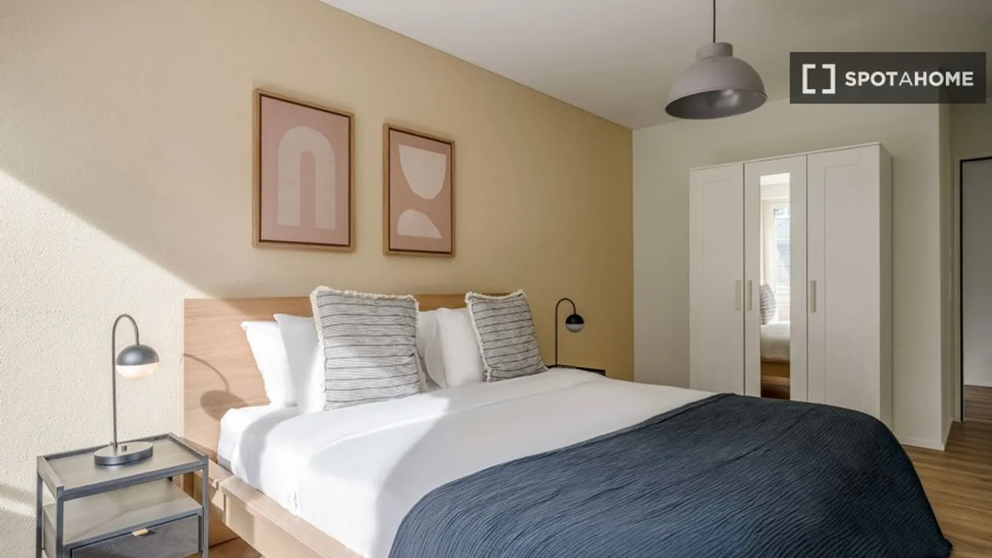 Entdecke, besichtige und miete dein neues Zuhause online mit vollem Vertrauen. - Foto 12 von 18