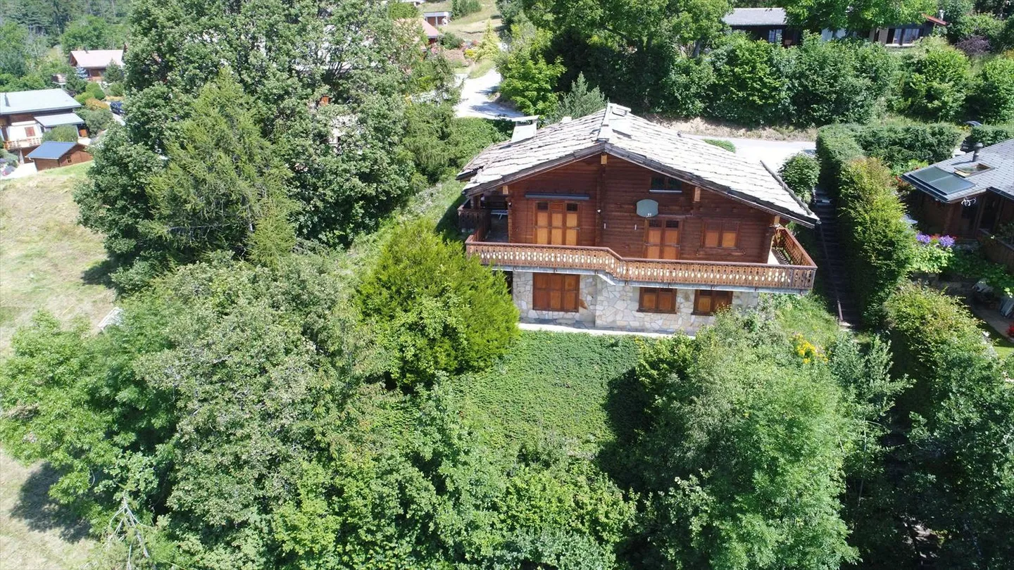 Chalet 4.5 rooms - Photo 1 of 13