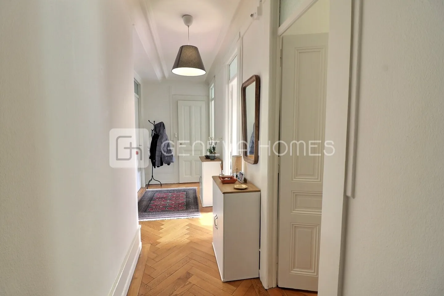 Beautiful bright apartment in the city center - Photo 3 of 5