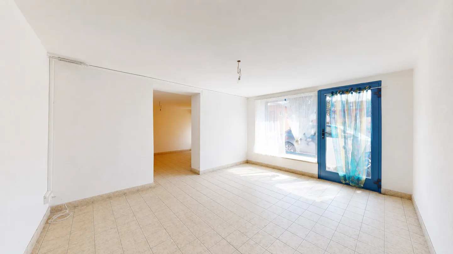 Spacious 7-room single-family house with versatile potential - Photo 14 of 19