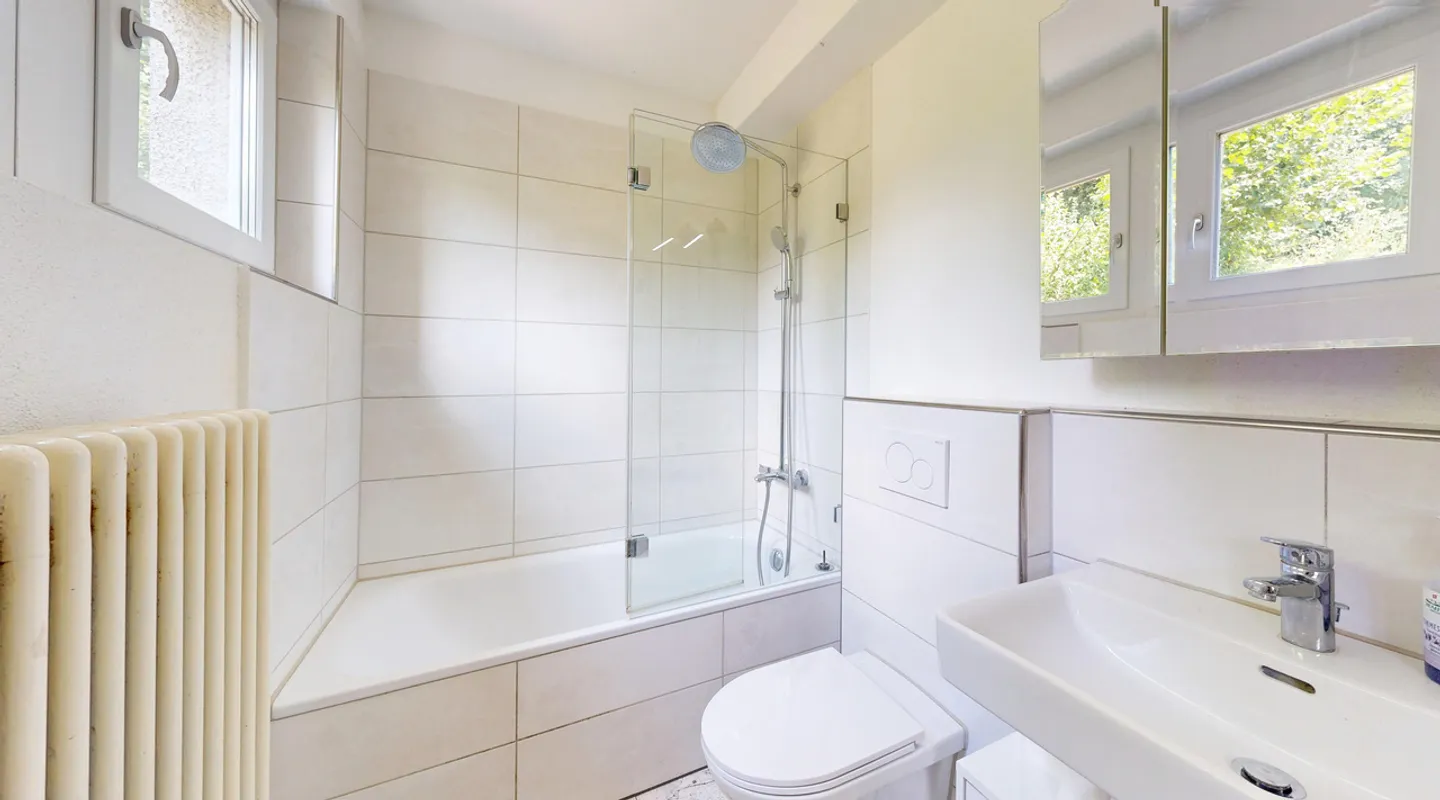 Spacious 7-room single-family house with versatile potential - Photo 6 of 19