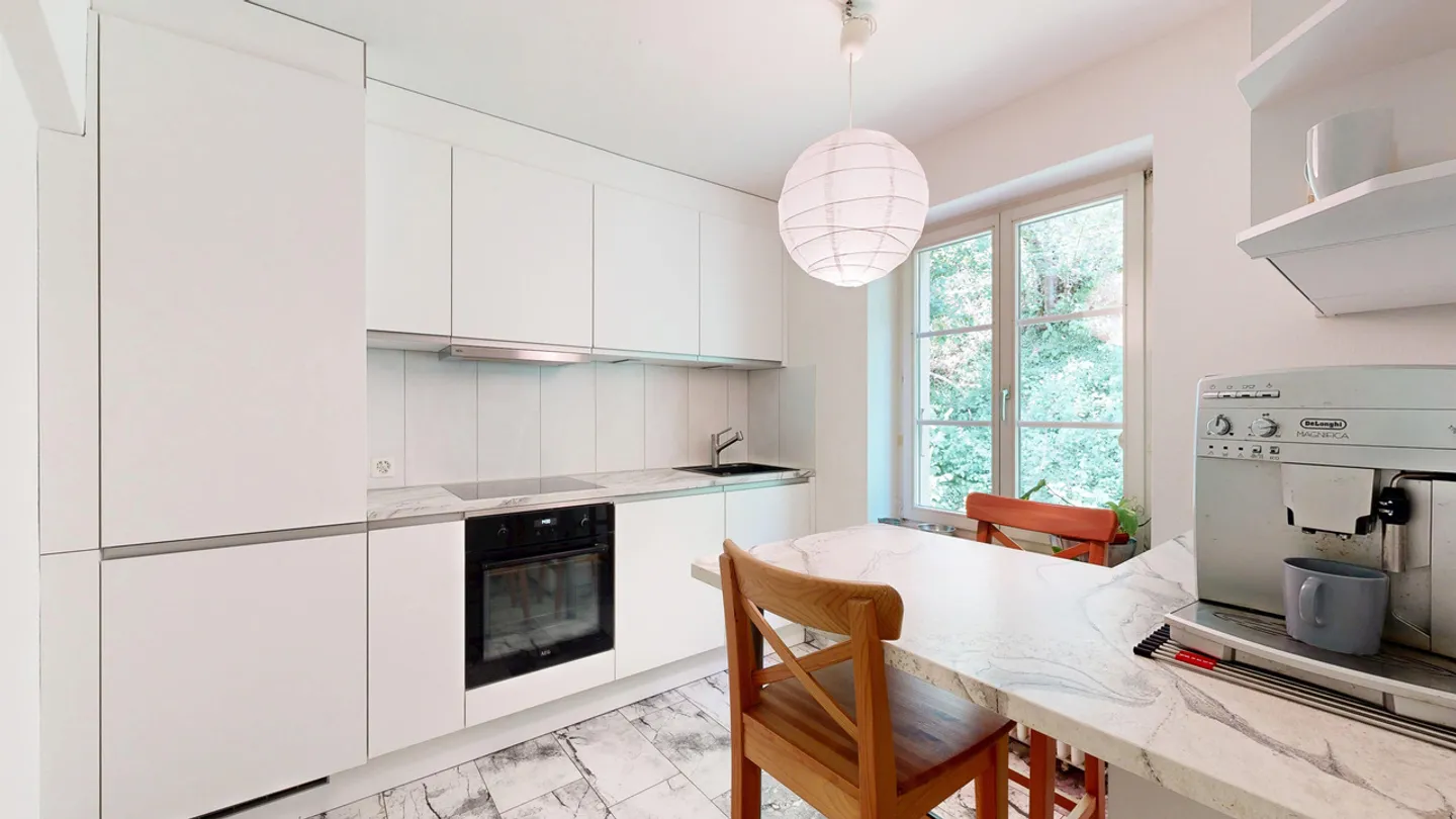 Spacious 7-room single-family house with versatile potential - Photo 9 of 19