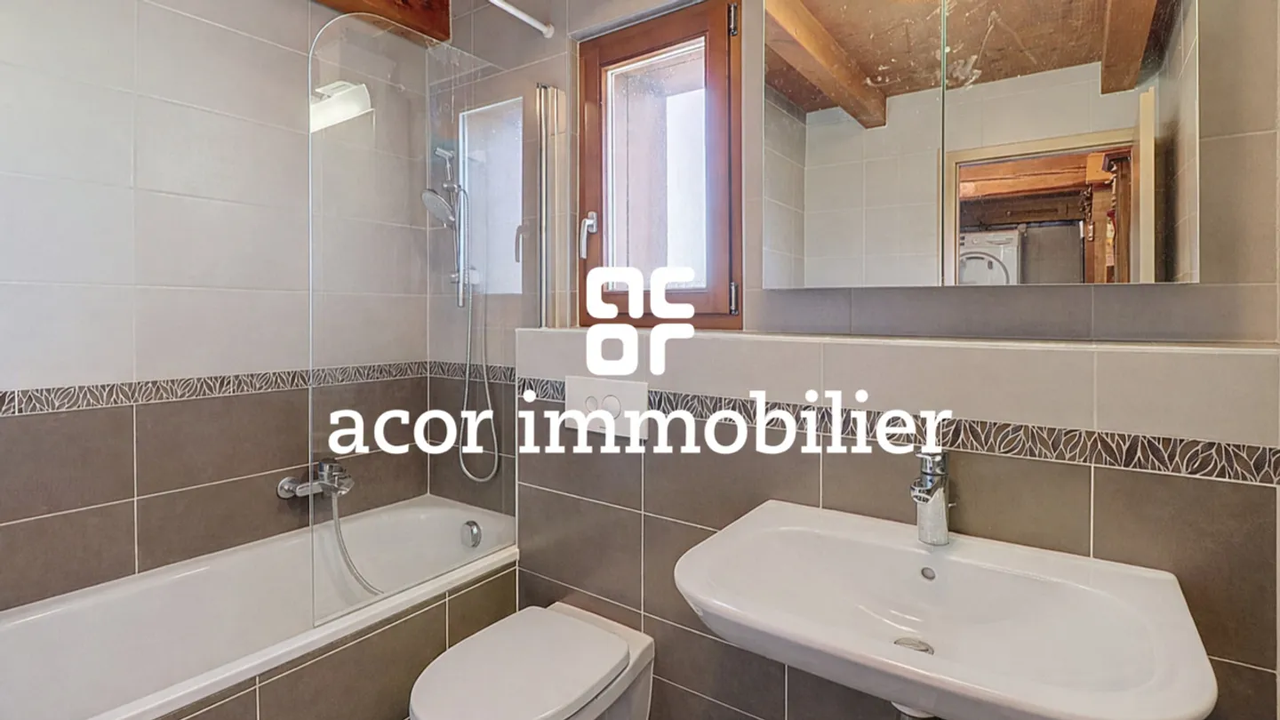 Character building with garden, swimming pool and rental income - Photo 11 of 14