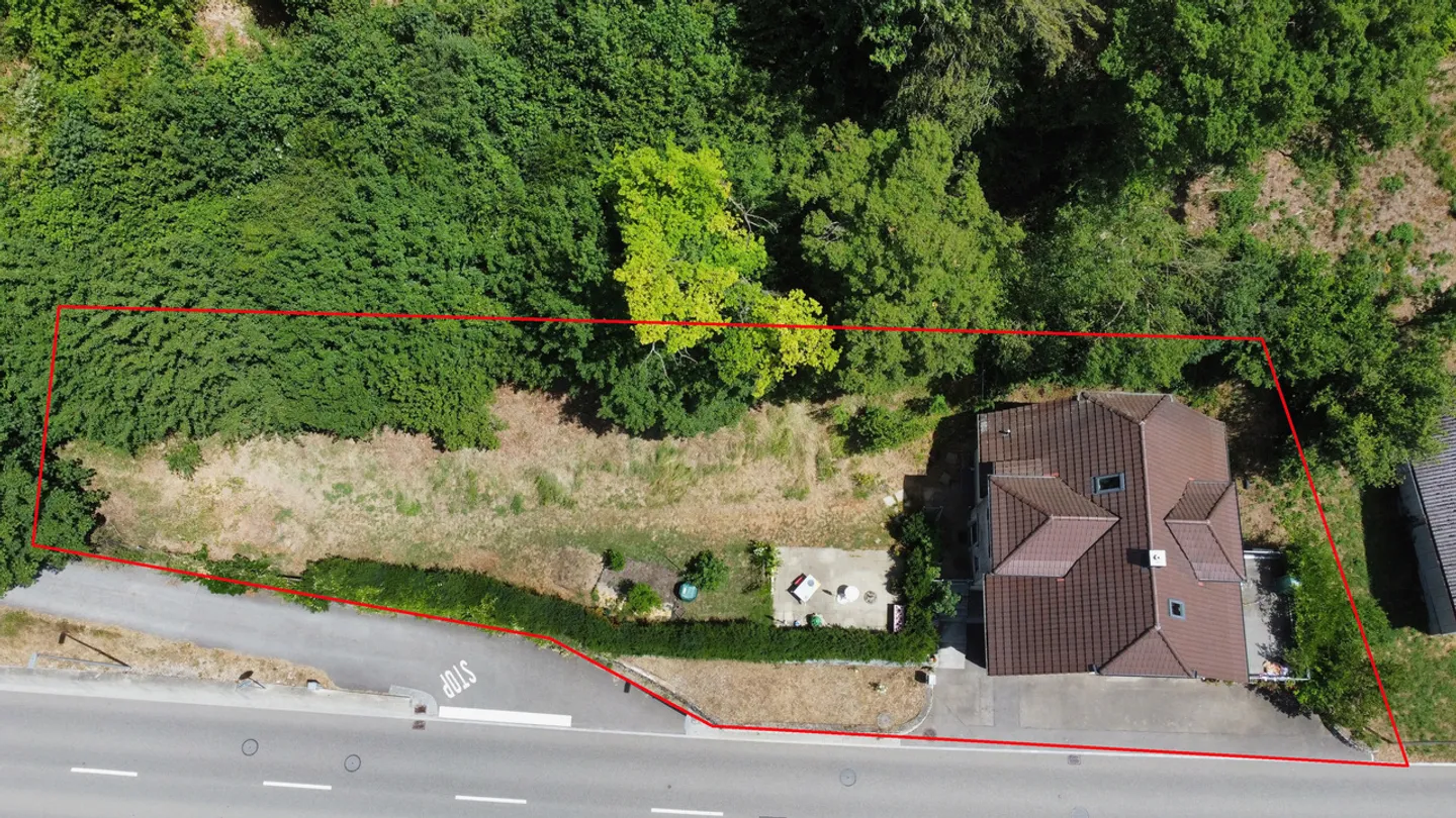 Spacious 7-room single-family house with versatile potential - Photo 18 of 19