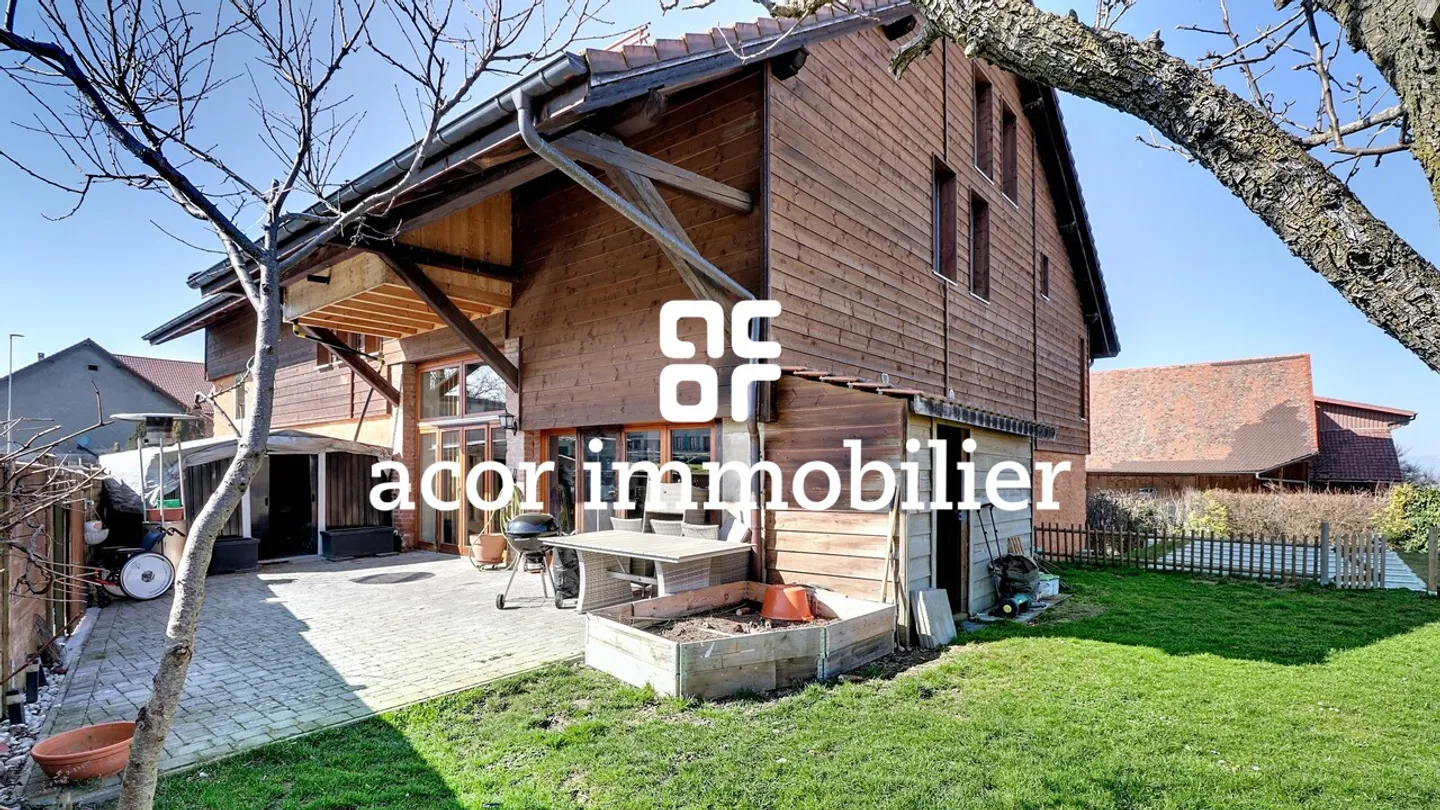 Character building with garden, swimming pool and rental income - Photo 14 of 14