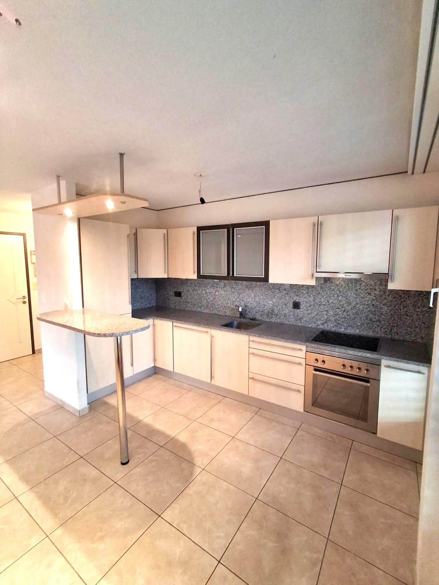 Spacious 4.5-room apartment with garage in Courroux - Photo 6 of 18